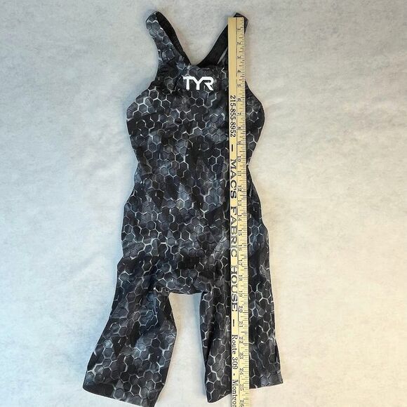 TYR Avictor 2.0 Open Back Technical Swimsuit Womens Size 26 Black Kneeskin - Picture 14 of 15